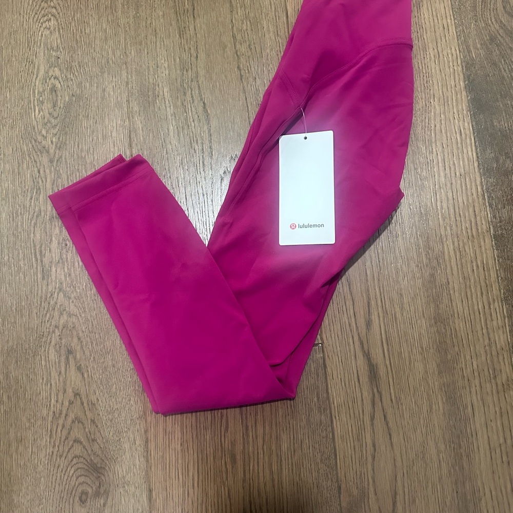 Lululemon inStill Tights 25” in Pomegranate